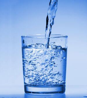 Water does more than quench your thirst. Grab a glass!