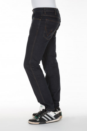Die Wrangler Jeans Arizona Raising Stretch Besteht Aus Besonderen ...