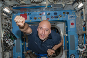 ... domani sera e lunedì l’astronauta Parmitano tornerà sulla Terra
