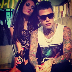 VS Tiffany VS Ilaria ecco le fidanzate di Fedez Emis Killa e Moreno