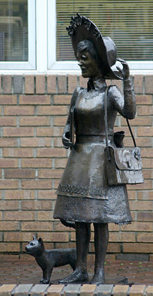 Statue of Amelia Bedelia at the Manning, South Carolina public library