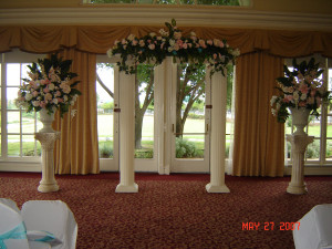 Decorating with Columns for Wedding