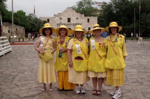 These ladies of the Battle of Flowers Association were mighty willin ...