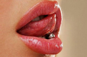 Kissing tips for Hot Lips kiss