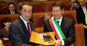 Paolo Sorrentino Riceve...