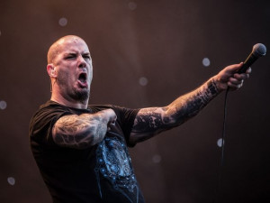 Phil Anselmo & The Illegals: performing Pantera