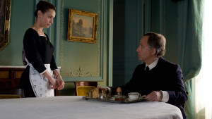 Maria (Natalia Verbeke) et Jean-Louis (Fabrice Luchini), la bonne et ...