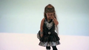 jyoti amge 19 ans 63 cms plus petite femme au monde