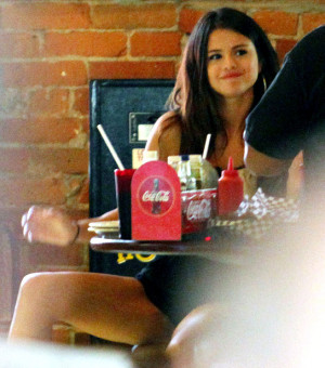 Justin Bieber Stage With Girl