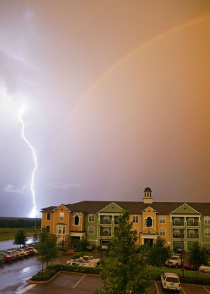 Funny photos funny lightning bolt end of the rainbow