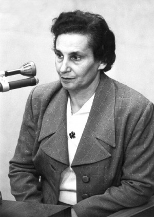... Yoselewska testifying at the trial of Adolf Eichmann in Jerusalem