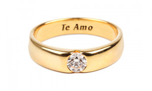 Engraved ring with te amo