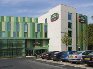 courtyard-by-marriott-london-gatwick-airport-gatwick-south-terminal ...