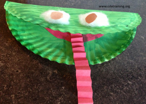 ... and encourage the children to make their own paper plate frog