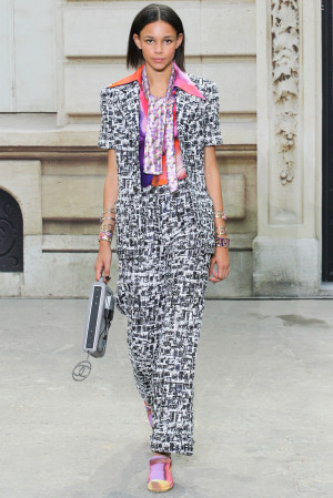 Chanel Spring 2015 Ready-to-Wear – Collection – Gallery – Look 1 ...