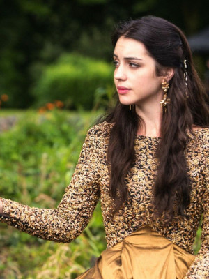 Adelaide Kane as Mary Stuart, Queen of Scots in Reign (TV Series, 2013 ...
