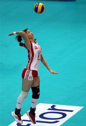 volleyball-strategies-serving-jump-float.jpg