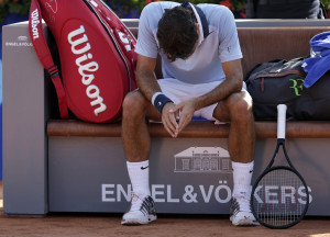 two-sad-photos-of-roger-federer-after-he-hit-rock-bottom-in ...