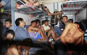 Funny Indian Train Travel - Indian Railways funny picture
