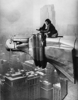 nobodylv:Margaret Bourke-White working atop Chrysler Building, New ...