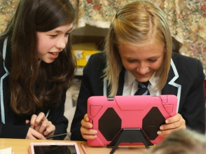 2013 Hove Park School launched a 1-1 iPad deployment for 1600 students ...