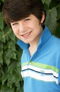 http://www.poptower.com/images/db/9435/420/300/dylan-minnette.jpg
