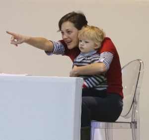 Popular on marion cotillard y su hijo marcel