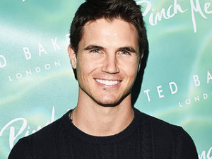 Things to Know About The DUFF's Robbie Amell (Spoiler Alert: He Was ...