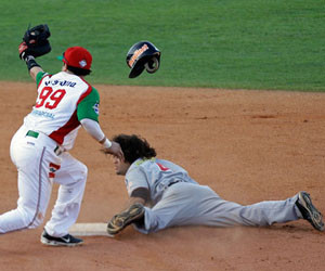 Action from the 2012 Serie del Caribe