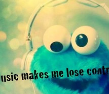 blue-cookie-cookiemonster-crazy-music-413118.jpg