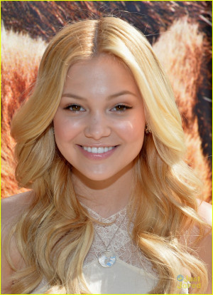 Olivia Holt looks so pretty while hosting a special screening of the ...