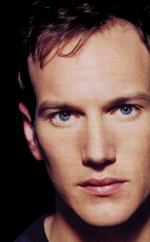 Patrick Wilson does the full monty