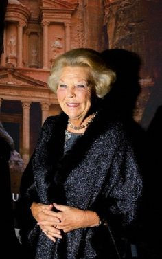 Beatrix Queen of the Netherlands 1980-2013 / GM