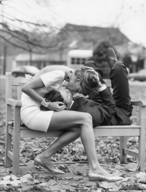 ... fashion vintage kiss kissing couple cute classic black white bench