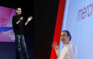 gauche, Steve Jobs, le défunt patron d'Apple. A droite, Xavier Niel ...