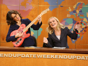 amy poehler tina fey weekend update Tina Fey, Amy Poehler, ...