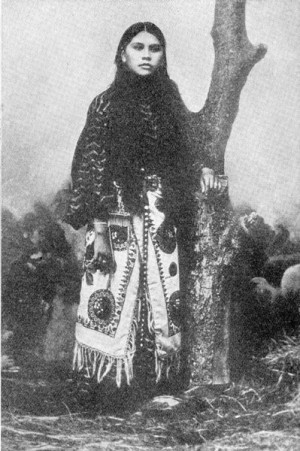 ... Parker, and the wife of Aubrey Birdsong) - Comanche - circa 1899