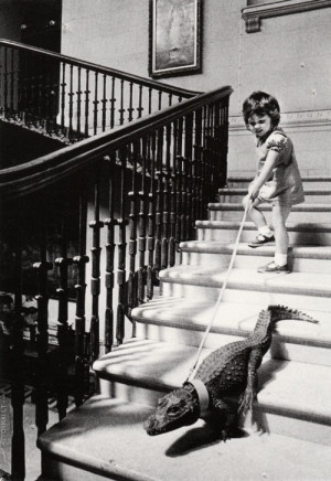 Little Girl With Crocodile: Child Has Badass Best Friend (PHOTO)