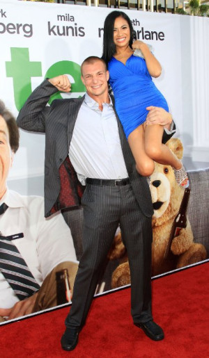 Chanty Sok and Rob Gronkowski at event of Ted (2012)