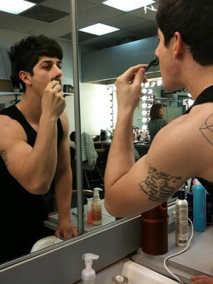 How many tattoos does David Henrie have?