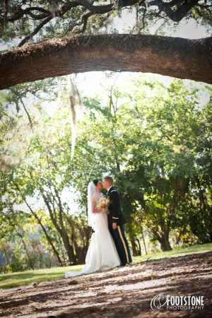 Outdoor Wedding under the oak tree - by Footstone Photography www ...