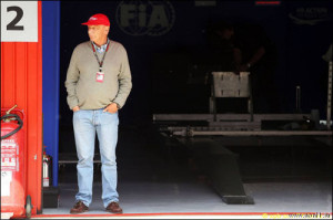 Niki Lauda Pirelli offered Red Bull conduct tests