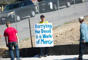 dailymail.co.uk/i/pix/2013/05/05/article-0-19A0AC610000...