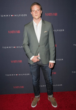 Jonny Weston Picture 4