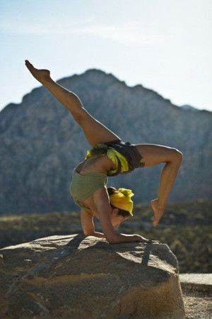 yoga pose fitness fitspo nature outdoors