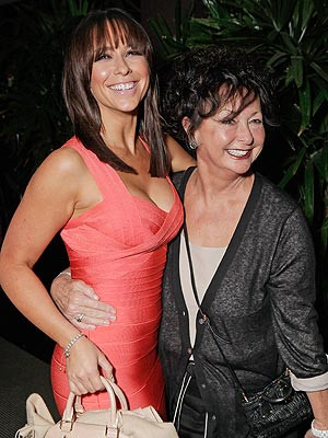 Jennifer Love Hewitt's Mother Dies | Jennifer Love Hewitt