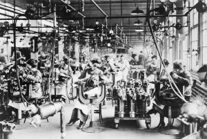 Women working in the welding Department of the Lincoln Motor Co., in ...