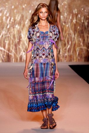 Anna Sui Spring 2011 Ready-to-Wear Collection Slideshow on Style.com