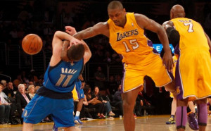 ron-artest-punching-flagrant-foul-2011-nba-playoffs-mavs-lakers ...
