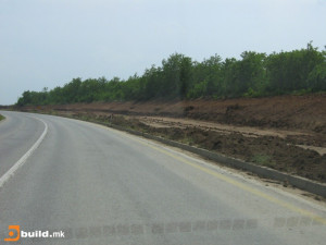 picture of empty highway road in macedonia